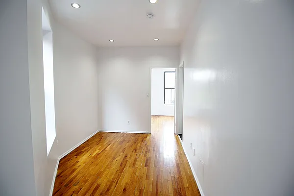 Rented by Julianna Realty Corp | media 3