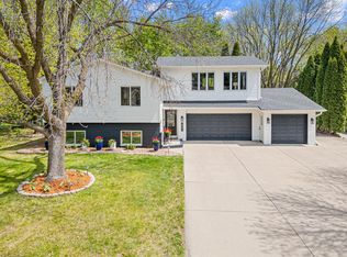 6881 Redwing Ln, Chanhassen, MN 55317