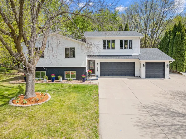 6881 Redwing Ln, Chanhassen, MN 55317