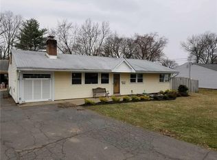 53 New Rd, Kendall Park, NJ 08824