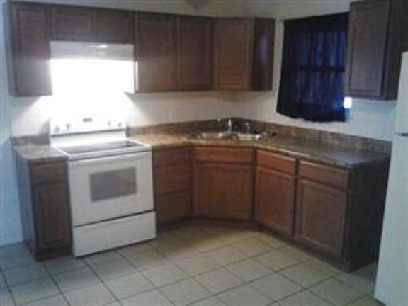 4th image of 1522 Reale Ave