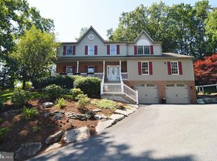 713 Old Fritztown Rd, Sinking Spring, PA 19608