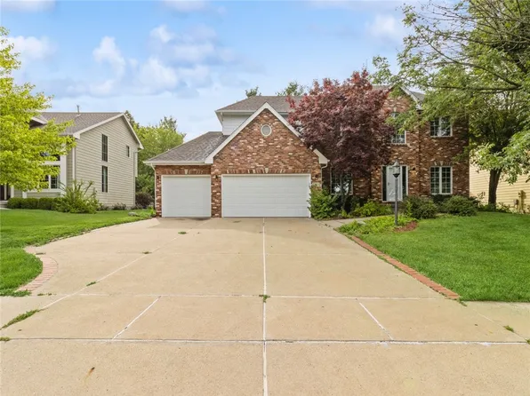 2075 NW 149th St, Clive, IA 50325