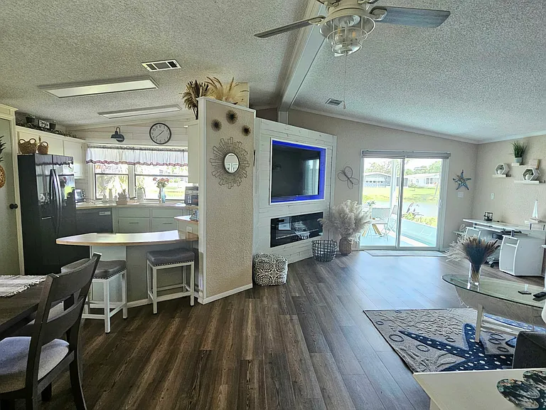 4328 Lakeview Dr N — Photo 10