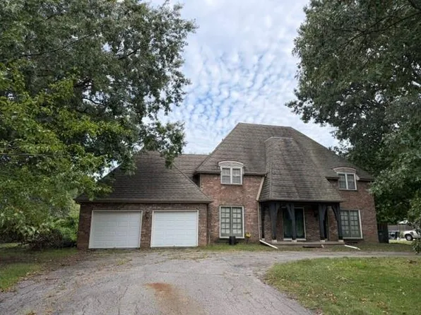 1000 S Stratford Rd, Olathe, KS 66062