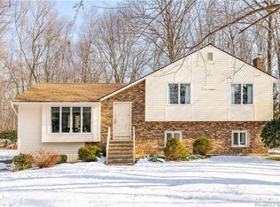 154 Cannon Dr, Amston, CT 06231