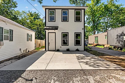 1983 Macon Ave #B Photo 1