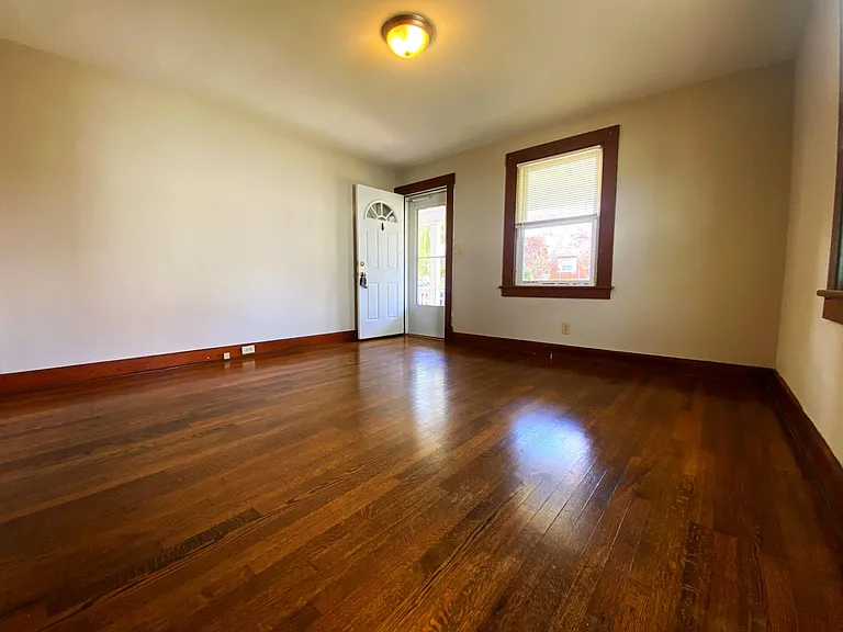 610 Sherwood Ave — Photo 6