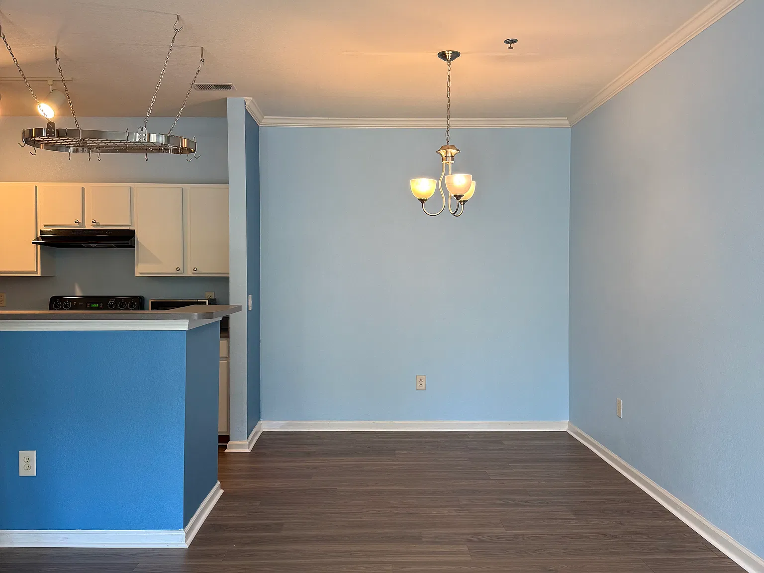 3 bed, 2.0 bath, 1216 sqft, $1,650 — Photo 3