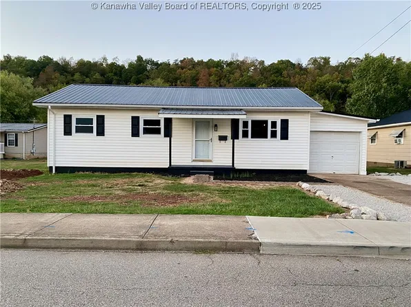 308 2nd Ave, Ripley, WV 25271