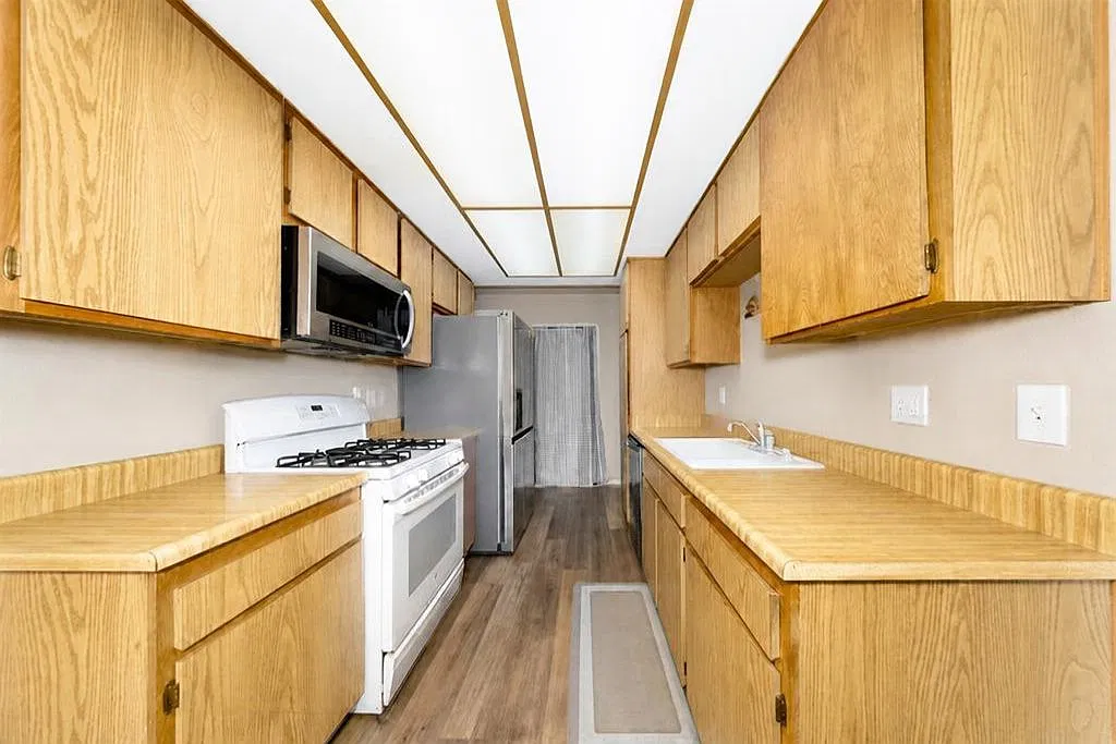 2 bed, 1124 sqft, $2,195 — Photo 2