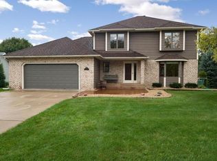 6450 White Dove Dr, Excelsior, MN 55331