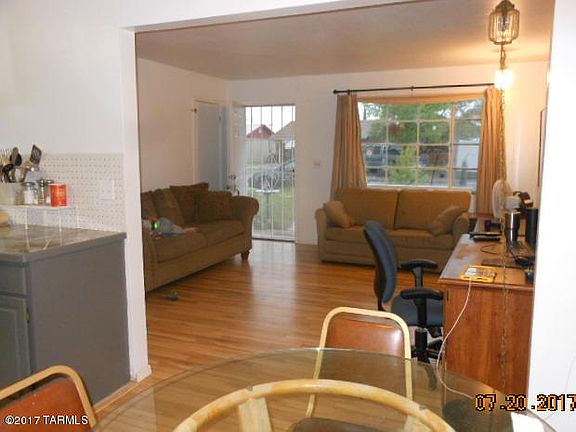 2nd image of 805 N Douglas Ave