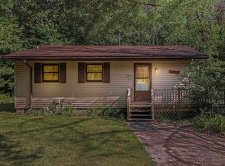 22901 Dewey Rd, Howard City, MI 49329