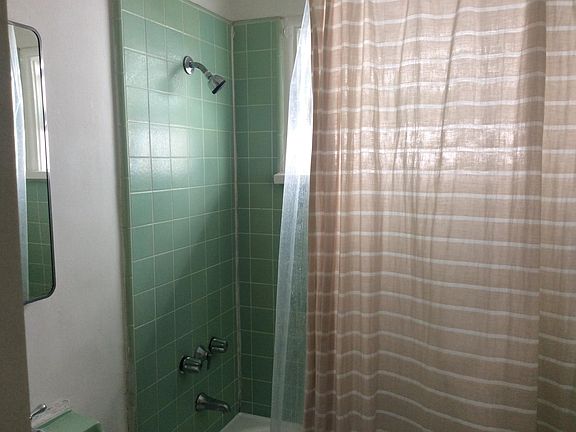 5th image of 838 N Formosa Ave #2