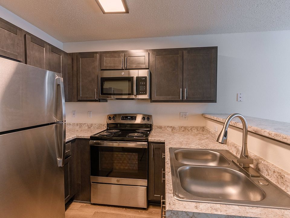 Fargo, ND Sunwood Apartments | Kitchen