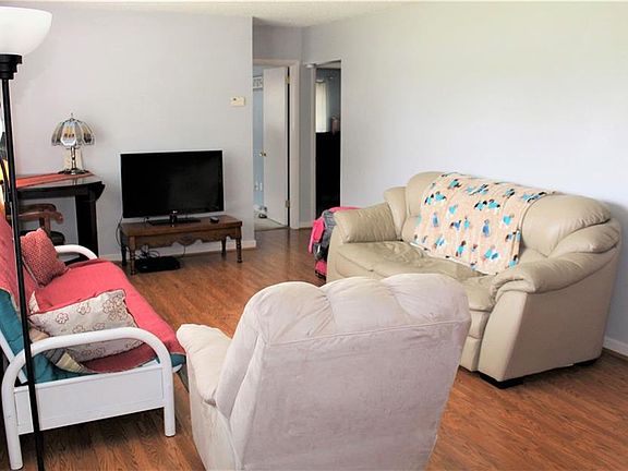 5th image of 1848 Carlton Dr