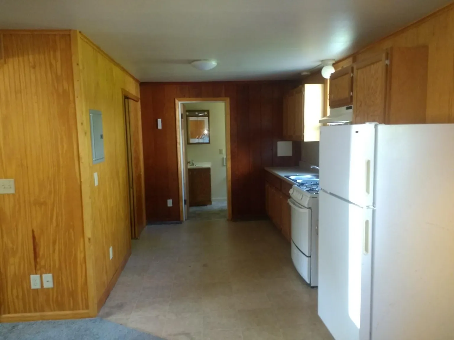 118 Holley St — Photo 3