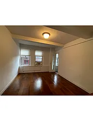 Rented by R New York