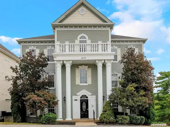 1437 Heritage Lndg APT 200, Saint Charles, MO 63303