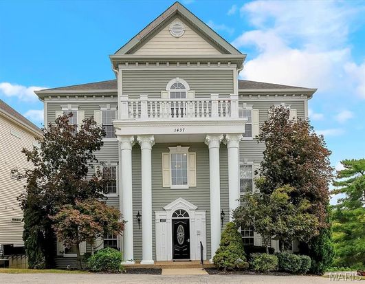 1437 Heritage Lndg APT 200, Saint Charles, MO 63303