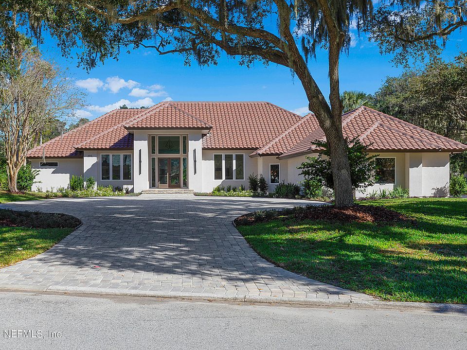 1st image of 100 TWELVE OAKS Lane