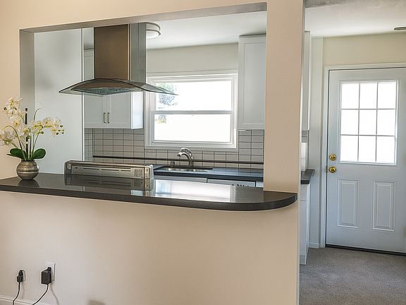 2nd image of 3244 Prospect Ave