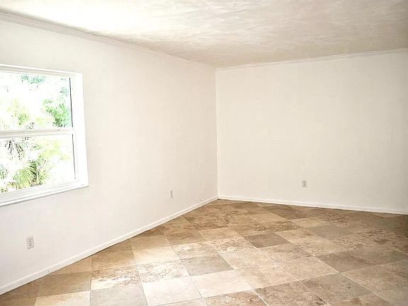 3rd image of 205 S Lincoln Ave