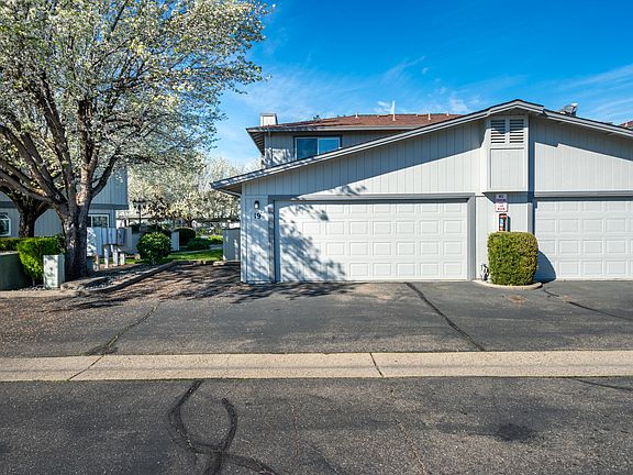 3rd image of 200 Ridgetop Dr APT 19