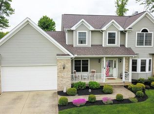 172 Huntington Woods Dr, Madison, OH 44057
