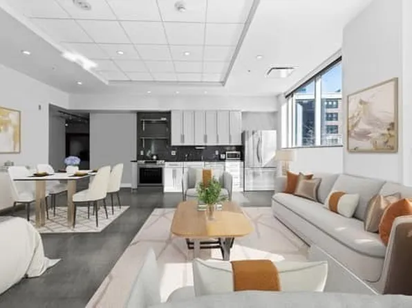 1 Charles St S #210, Boston, MA 02116