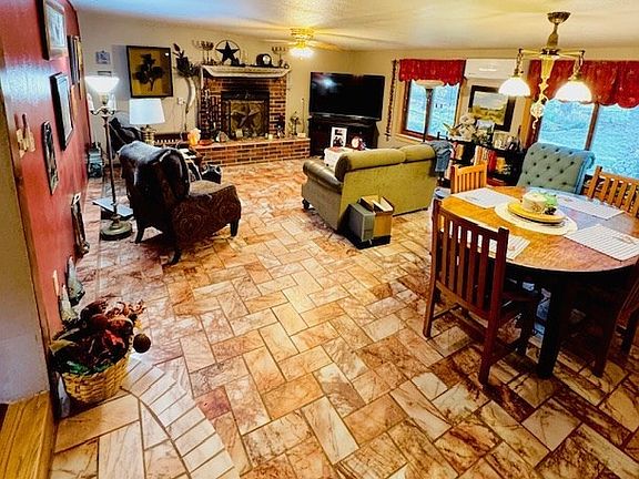 3rd image of 5038 N Sullivan Rd