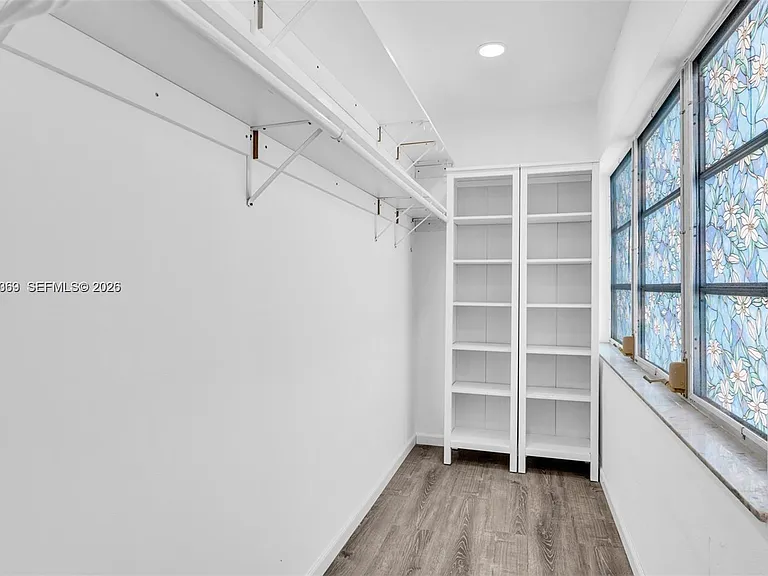851 SW 49th Ter — Photo 16