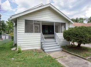 822 8th St, Waukegan, IL 60085