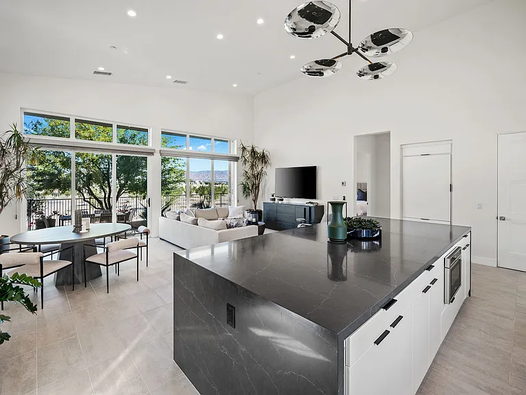 422 Fountain Dr — Photo 12