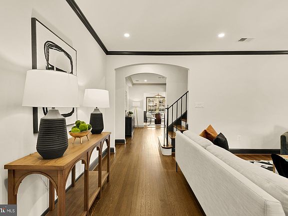 5th image of 4415 Volta Pl NW