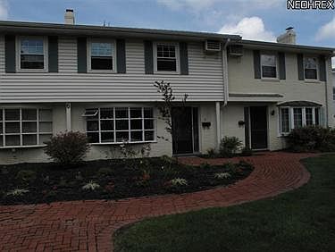 2nd image of 6 Meadowlawn Dr Unit 2
