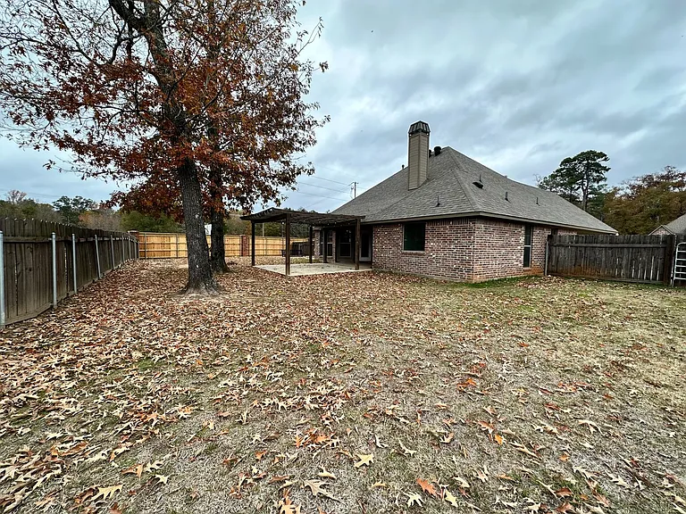 1100 Bear Creek Dr — Photo 16