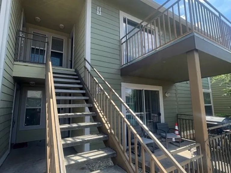 1500 Lake Shore Dr #207 — Photo 2