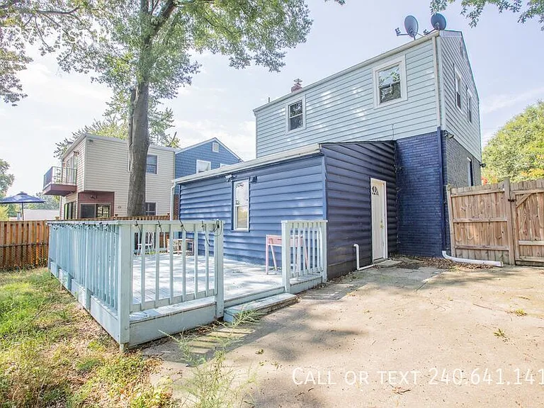9727 51st Pl — Photo 28