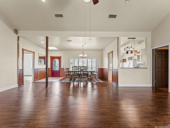 4th image of 104 Holly Hill Dr