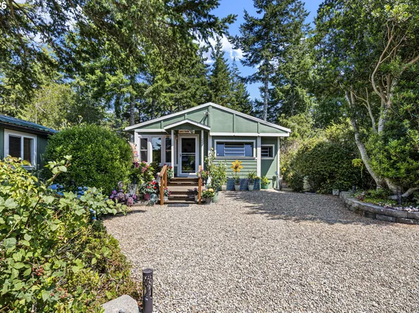 252 Outer Dr, Florence, OR 97439