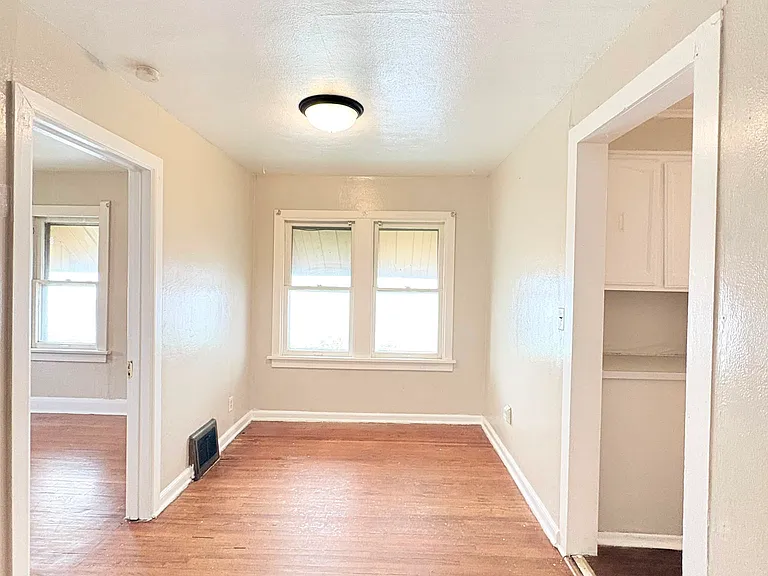 1727 Marne Ave — Photo 6