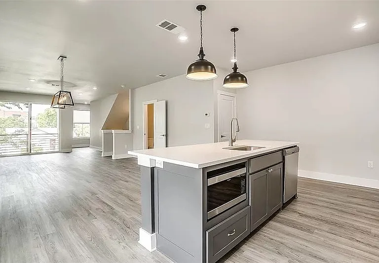 2305 Benbrook Blvd — Photo 9