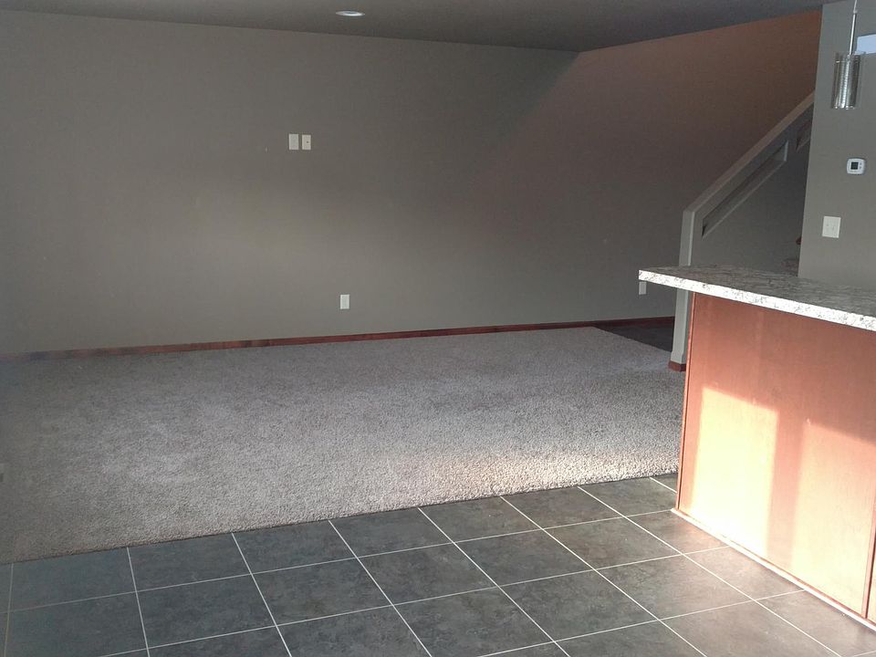 2nd image of 721 Hillcrest Dr SE