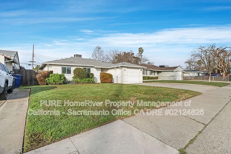 3 bed, 1.0 bath, 970 sqft, $2,295 — Photo 4