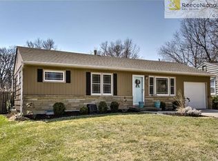2215 W 71st Ter, Prairie Village, KS 66208