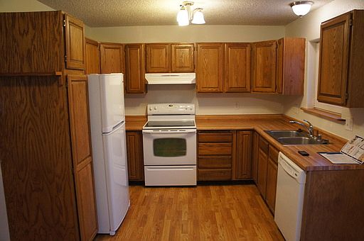 3rd image of 905 25th Ave