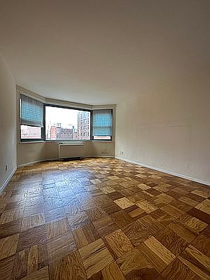 5th image of 250 E 63rd St APT 810