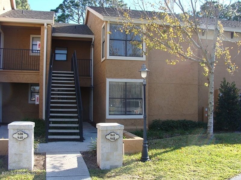 2nd image of 842 Shoreline Cir